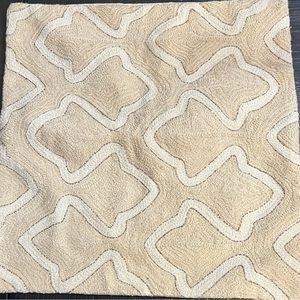 Pottery Barn pillow cover in very good condition 20x20